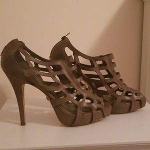 Jean's. In Brazil leather heels